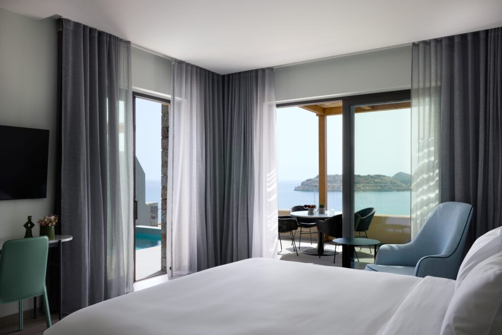 Cayo_One Bedroom Family Suite Private Pool Sea View (1)